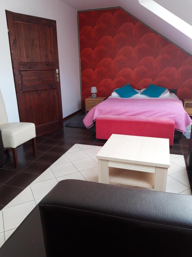 Pensjonat Agroturystyczny Pod Modrzewiem Bed & Breakfast Florczaki Luaran gambar