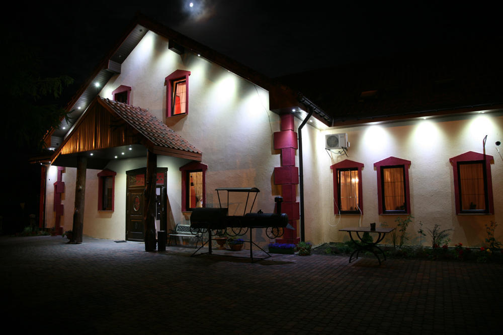 Pensjonat Agroturystyczny Pod Modrzewiem Bed & Breakfast Florczaki Luaran gambar